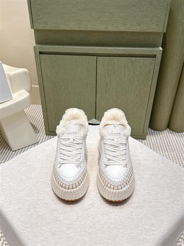 2025112815389237 390